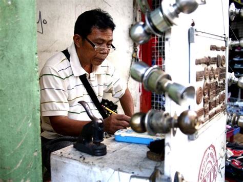 locksmith in tagalog
